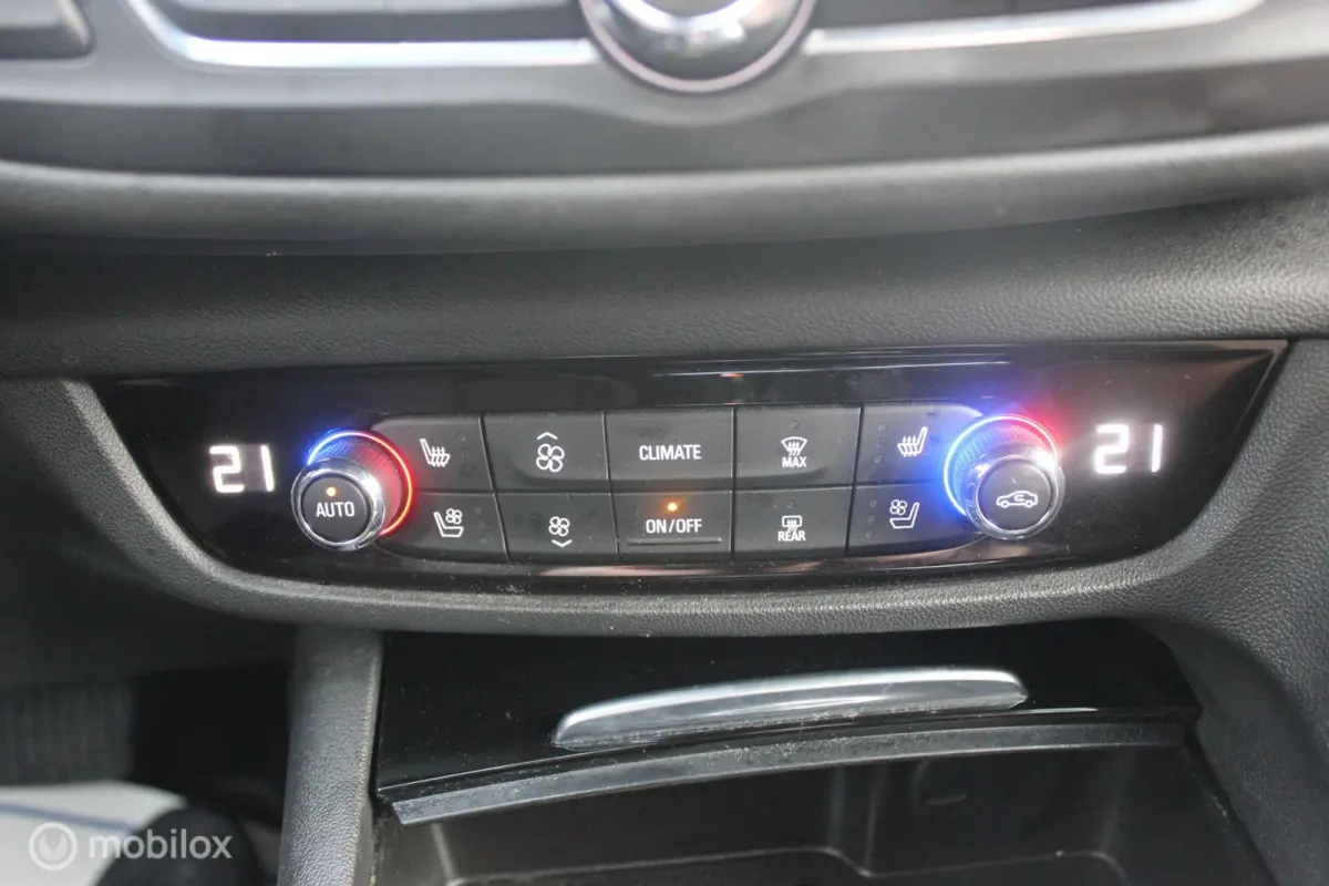 OPC 200PK ! NAVI / CRUISE / CLIMA / HEAD-UP 1.6 Turbo Exclusive