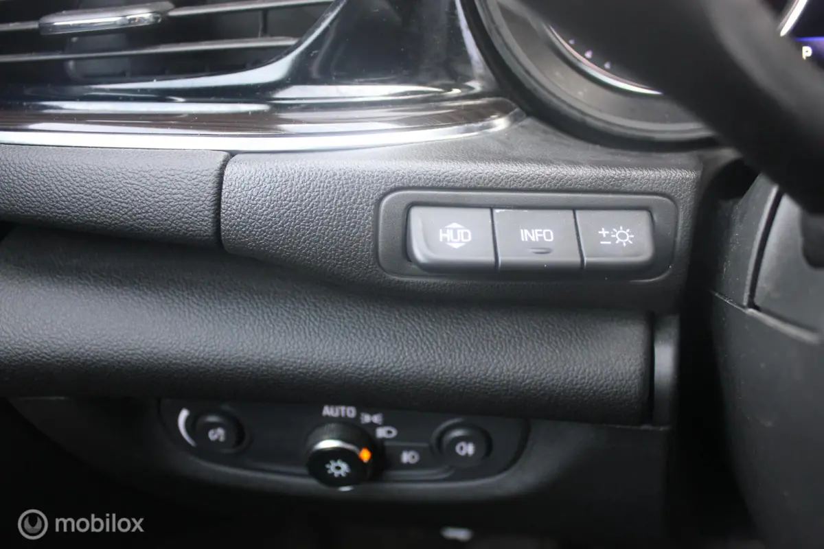 OPC 200PK ! NAVI / CRUISE / CLIMA / HEAD-UP 1.6 Turbo Exclusive
