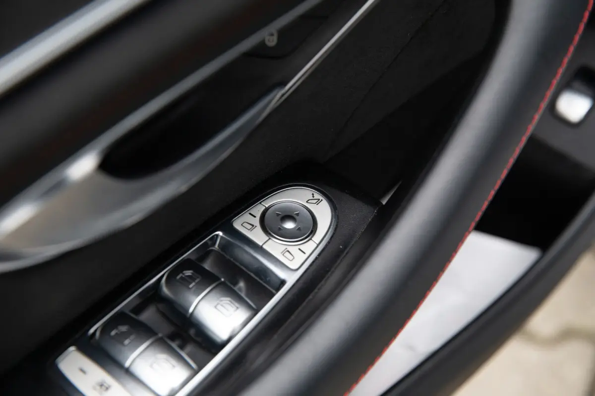 AMG 63 S 4MATIC+ Edition 1 , Schaalstoelen, Keramisch, 4-wielsturing, Burmester, Carbon