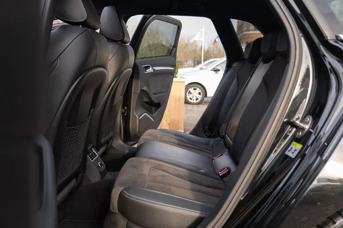 40 1.4 E-tron|S-Line Sport|2e Eig|Virtual|LED|Panoramadak|Bang & Olufsen|CarPlay|Trekhaak|Massage|Stoelverwarming|Full Option|Dealer Onderhouden
