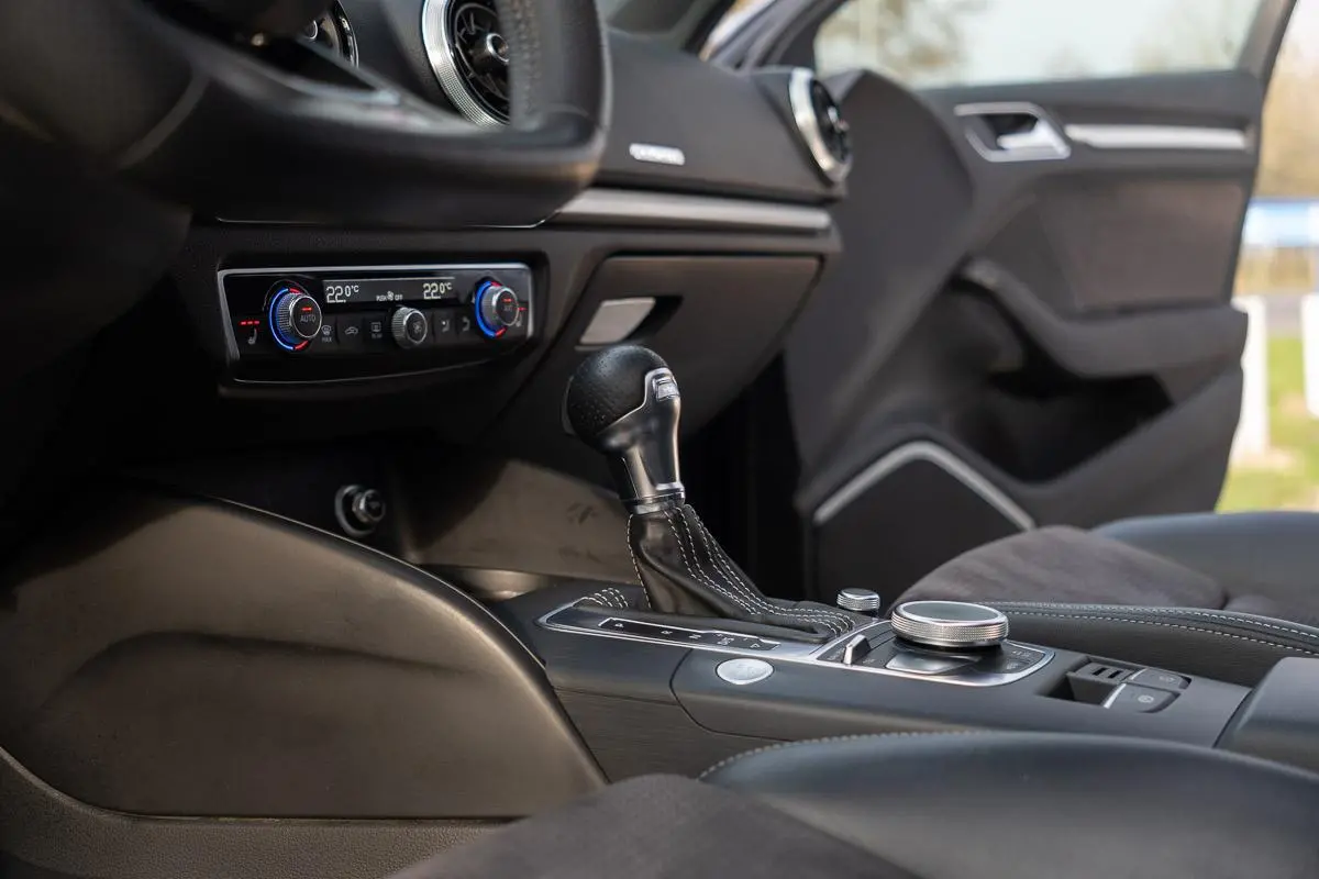 40 1.4 E-tron|S-Line Sport|2e Eig|Virtual|LED|Panoramadak|Bang & Olufsen|CarPlay|Trekhaak|Massage|Stoelverwarming|Full Option|Dealer Onderhouden