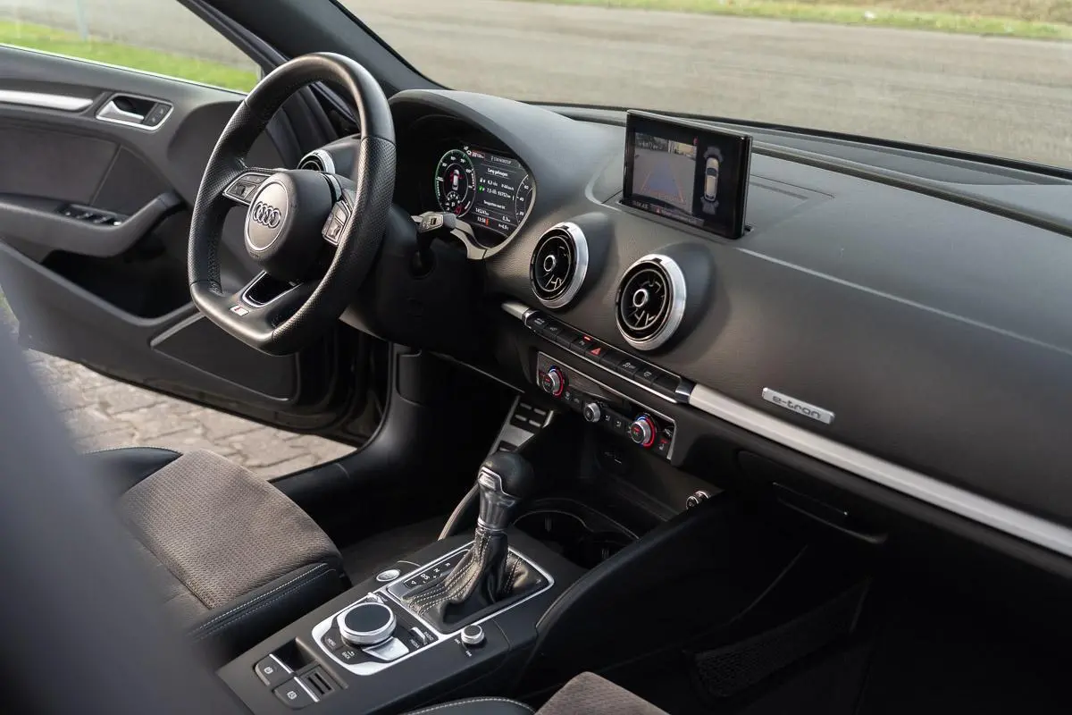 40 1.4 E-tron|S-Line Sport|2e Eig|Virtual|LED|Panoramadak|Bang & Olufsen|CarPlay|Trekhaak|Massage|Stoelverwarming|Full Option|Dealer Onderhouden