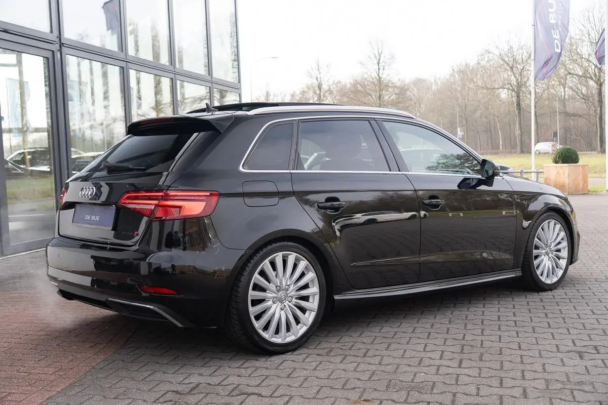 40 1.4 E-tron|S-Line Sport|2e Eig|Virtual|LED|Panoramadak|Bang & Olufsen|CarPlay|Trekhaak|Massage|Stoelverwarming|Full Option|Dealer Onderhouden