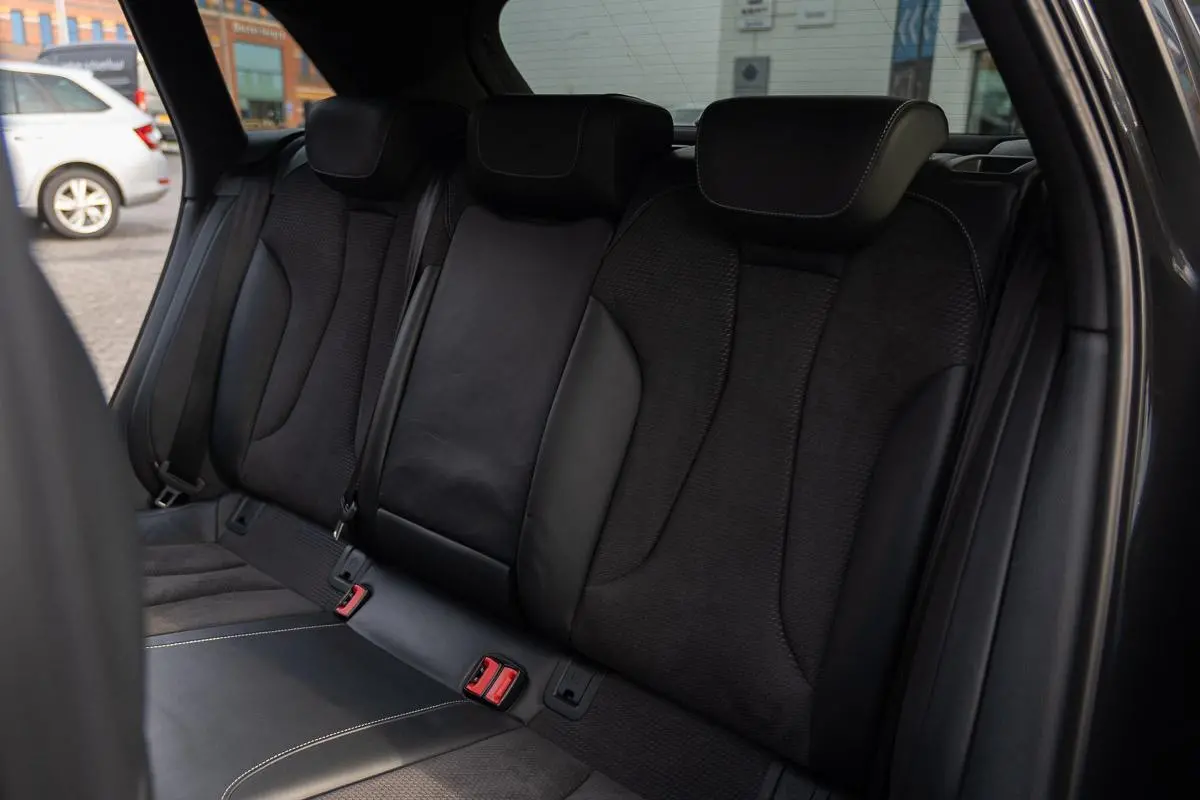40 1.4 E-tron|S-Line Sport|2e Eig|Virtual|LED|Panoramadak|Bang & Olufsen|CarPlay|Trekhaak|Massage|Stoelverwarming|Full Option|Dealer Onderhouden