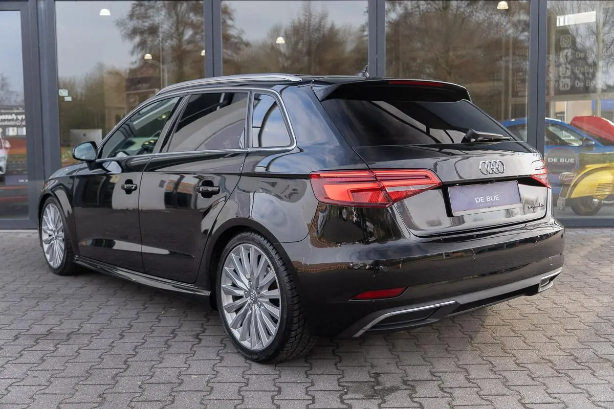 40 1.4 E-tron|S-Line Sport|2e Eig|Virtual|LED|Panoramadak|Bang & Olufsen|CarPlay|Trekhaak|Massage|Stoelverwarming|Full Option|Dealer Onderhouden