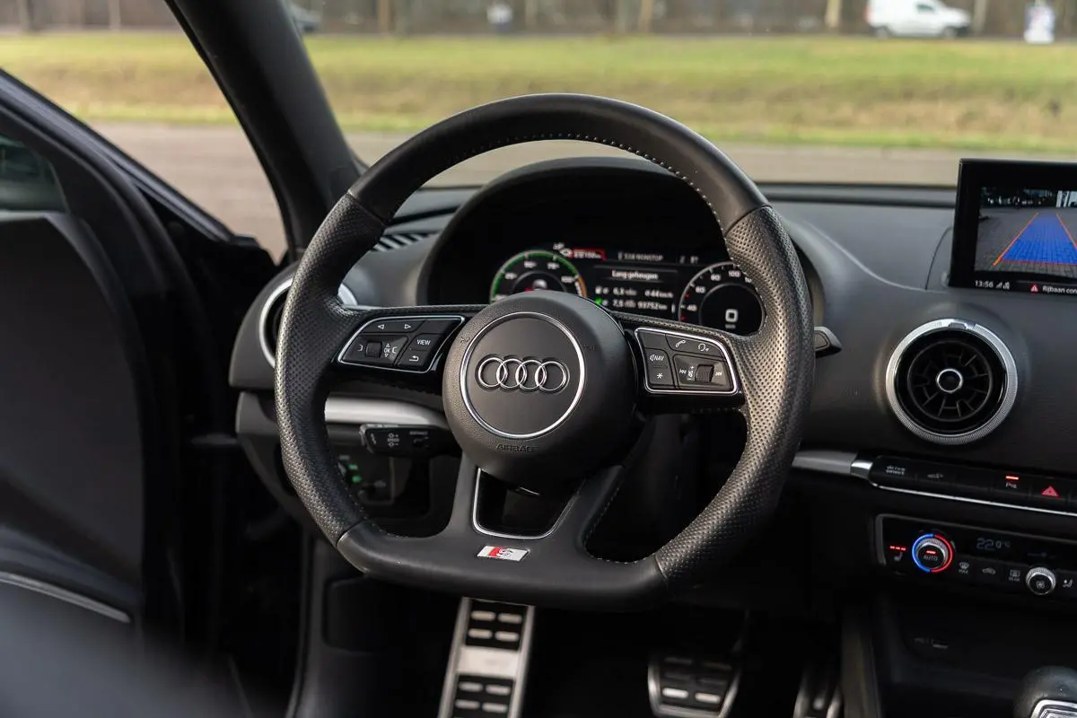 40 1.4 E-tron|S-Line Sport|2e Eig|Virtual|LED|Panoramadak|Bang & Olufsen|CarPlay|Trekhaak|Massage|Stoelverwarming|Full Option|Dealer Onderhouden