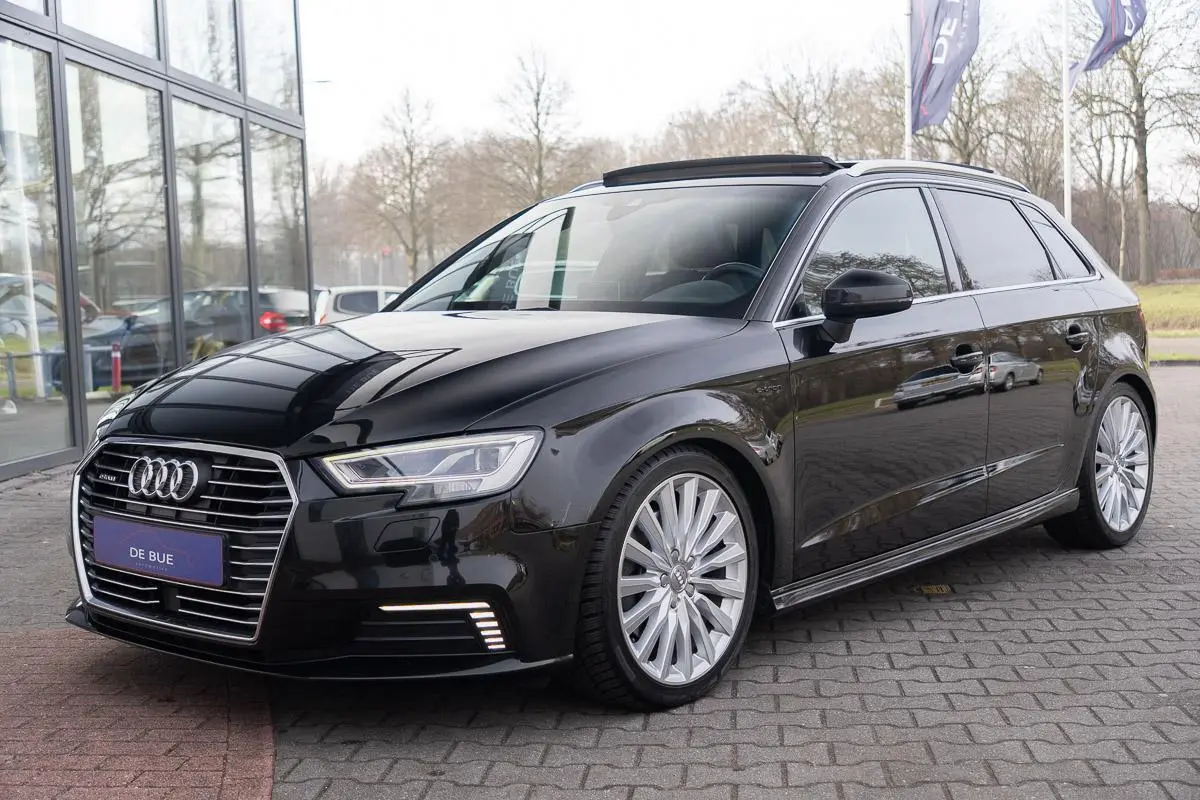 40 1.4 E-tron|S-Line Sport|2e Eig|Virtual|LED|Panoramadak|Bang & Olufsen|CarPlay|Trekhaak|Massage|Stoelverwarming|Full Option|Dealer Onderhouden