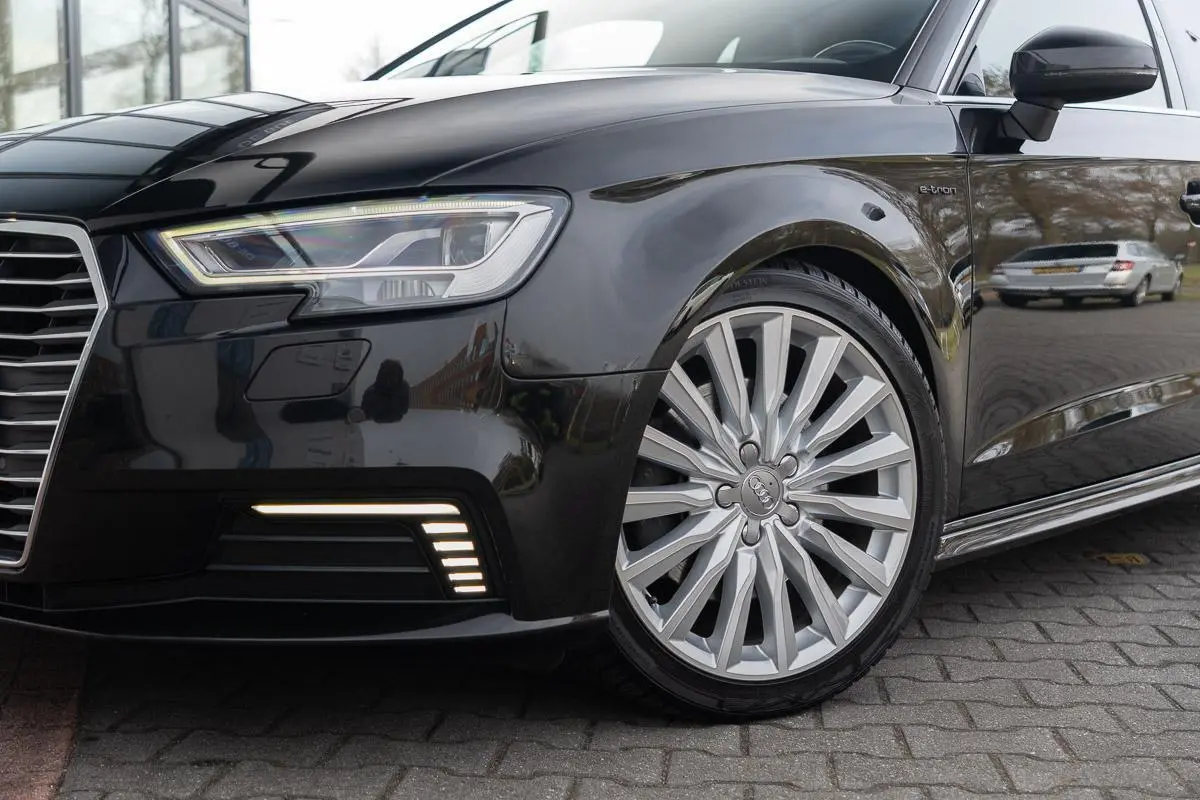 40 1.4 E-tron|S-Line Sport|2e Eig|Virtual|LED|Panoramadak|Bang & Olufsen|CarPlay|Trekhaak|Massage|Stoelverwarming|Full Option|Dealer Onderhouden