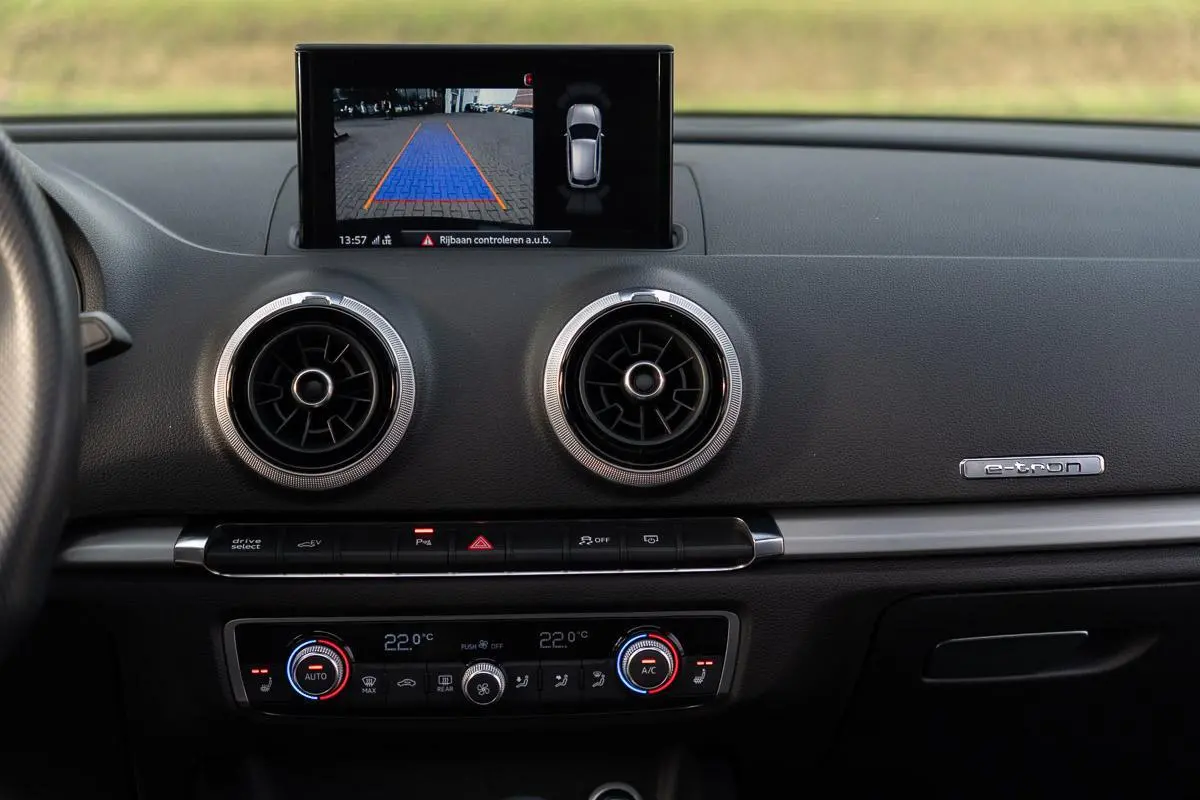 40 1.4 E-tron|S-Line Sport|2e Eig|Virtual|LED|Panoramadak|Bang & Olufsen|CarPlay|Trekhaak|Massage|Stoelverwarming|Full Option|Dealer Onderhouden