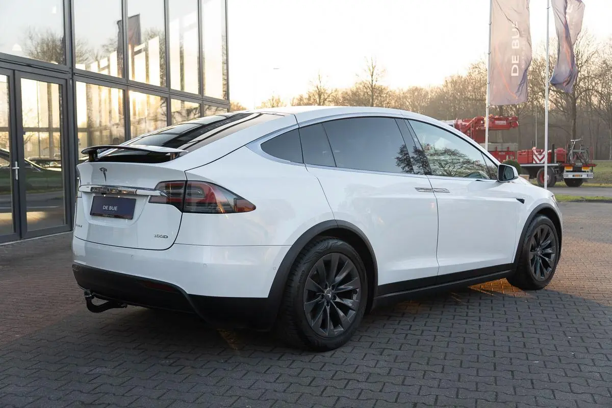100D|1ste Eig|Org NL NAP|AutoPilot|Trekhaak|Luchtvering|Soft-Close|Panoramadak|Nieuwe Accu|Dealer Onderhouden