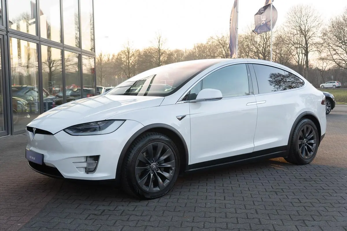 100D|1ste Eig|Org NL NAP|AutoPilot|Trekhaak|Luchtvering|Soft-Close|Panoramadak|Nieuwe Accu|Dealer Onderhouden