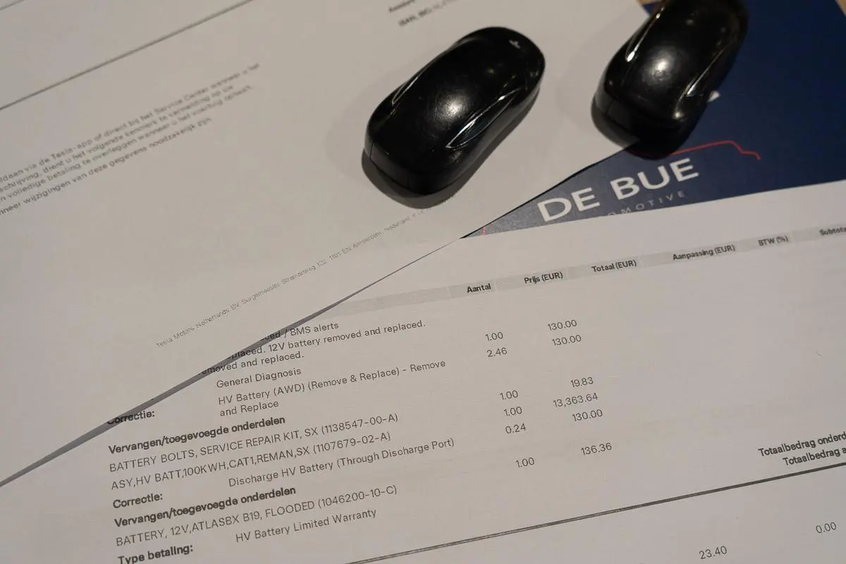100D|1ste Eig|Org NL NAP|AutoPilot|Trekhaak|Luchtvering|Soft-Close|Panoramadak|Nieuwe Accu|Dealer Onderhouden