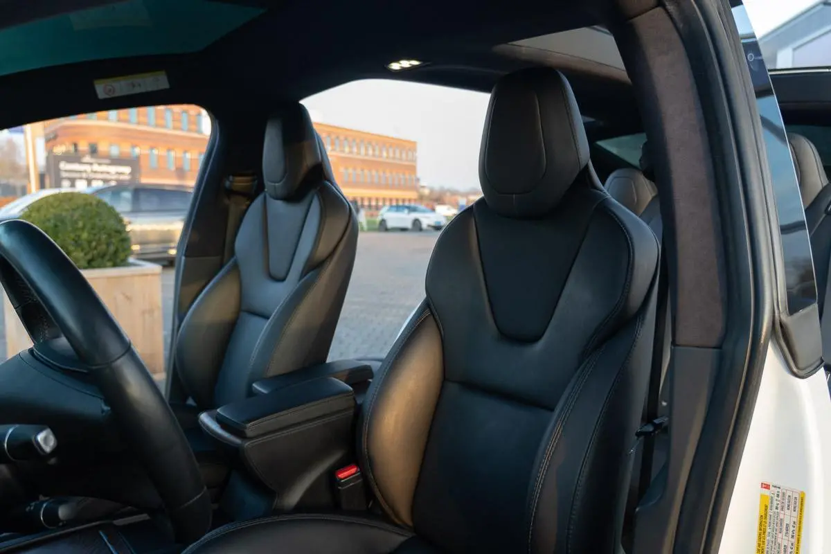 100D|1ste Eig|Org NL NAP|AutoPilot|Trekhaak|Luchtvering|Soft-Close|Panoramadak|Nieuwe Accu|Dealer Onderhouden