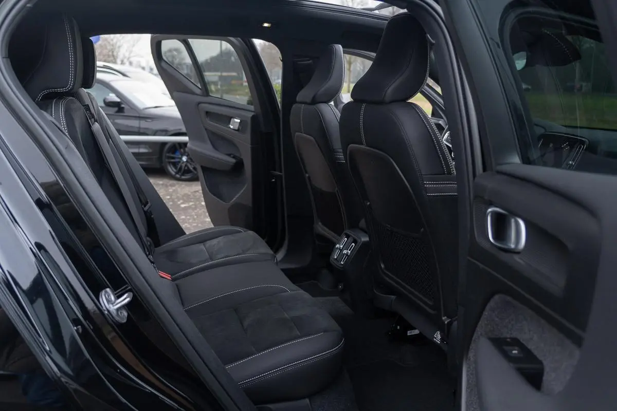 Pro R-Design|1ste Eig BTW.|Org NL NAP|Trekhaak|Panoramadak|CarPlay|Harman & Kardon|ACC|Dealer Onderhouden