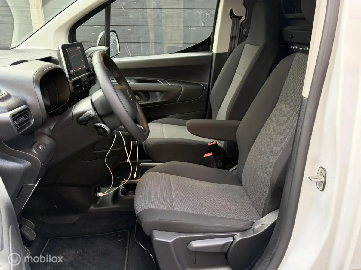 bestel 1.5 BlueHDi 100 PK Airco / Carplay / Trekhaak / 36.350 KM!!!