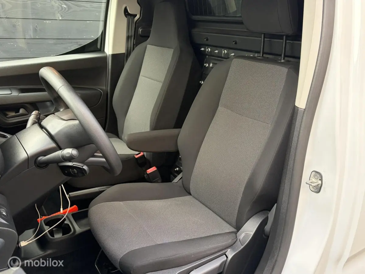 bestel 1.5 BlueHDi 100 PK Airco / Carplay / Trekhaak / 36.350 KM!!!