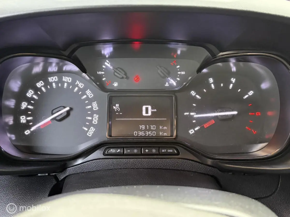 bestel 1.5 BlueHDi 100 PK Airco / Carplay / Trekhaak / 36.350 KM!!!