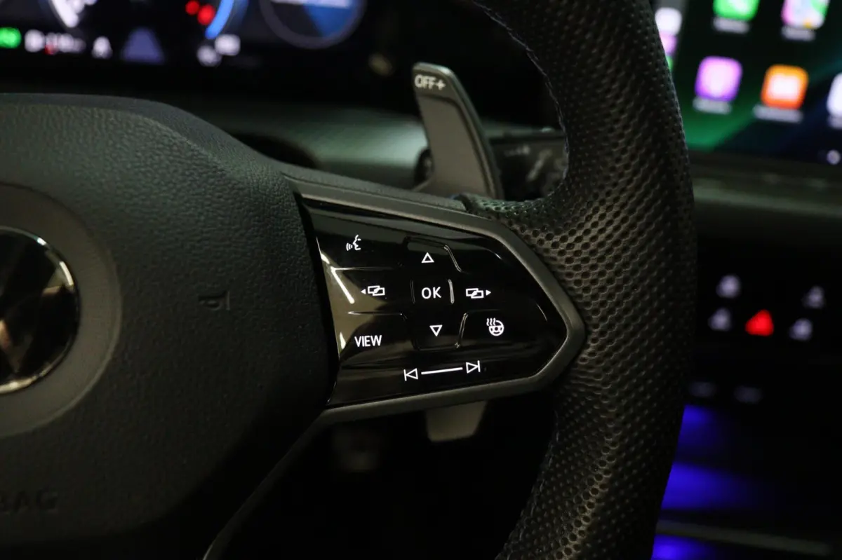 2.0 TSI R 4Motion /PERFORMANCE/AKRAP/PANO/HUD/IQ/H-K/VOL