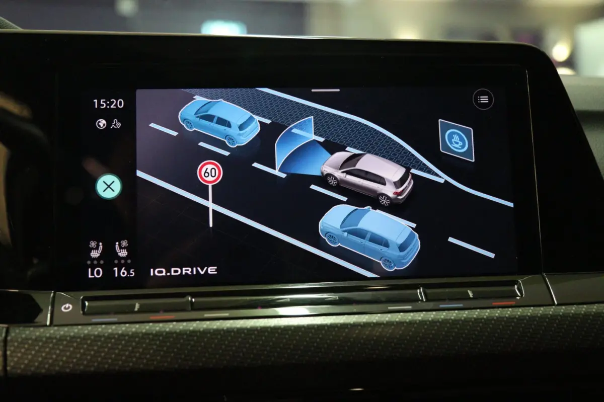 2.0 TSI R 4Motion /PERFORMANCE/AKRAP/PANO/HUD/IQ/H-K/VOL