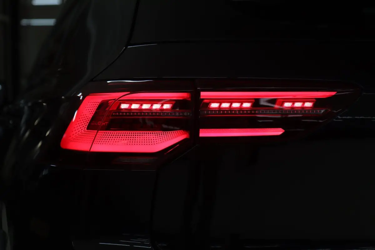 2.0 TSI R 4Motion /PERFORMANCE/AKRAP/PANO/HUD/IQ/H-K/VOL