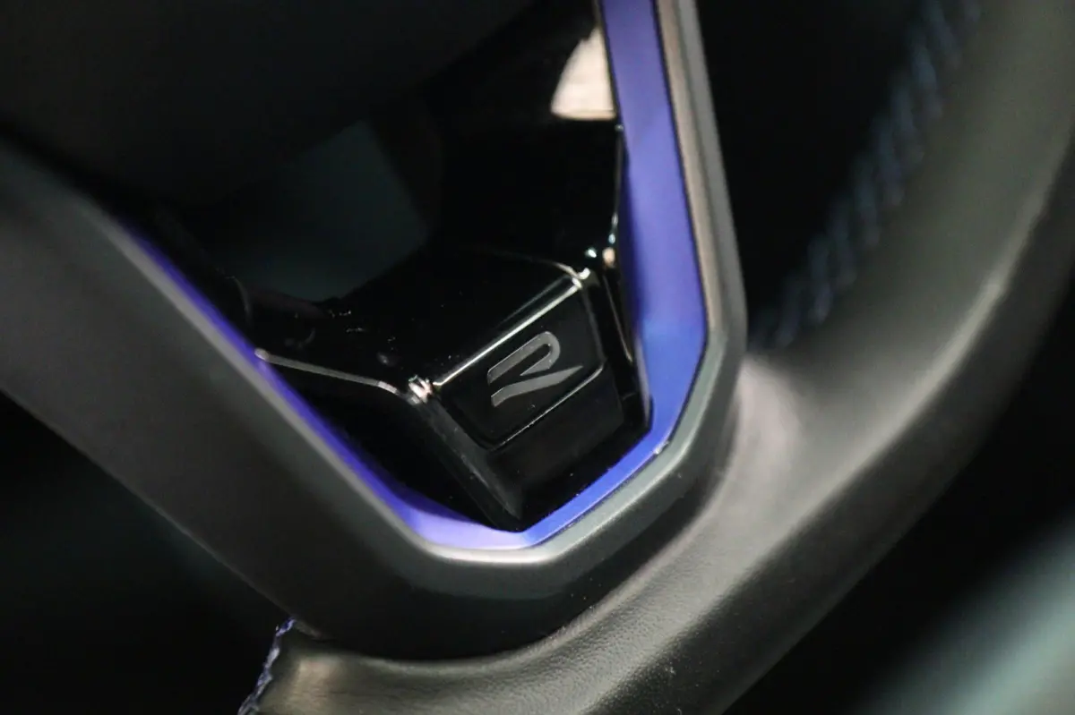 2.0 TSI R 4Motion /PERFORMANCE/AKRAP/PANO/HUD/IQ/H-K/VOL