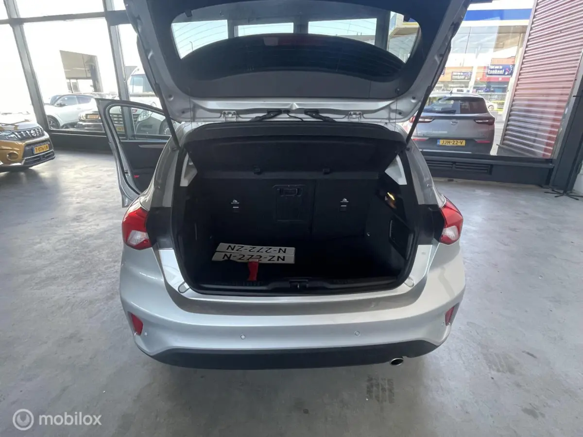 1.0 EcoBoost Hybrid Titanium