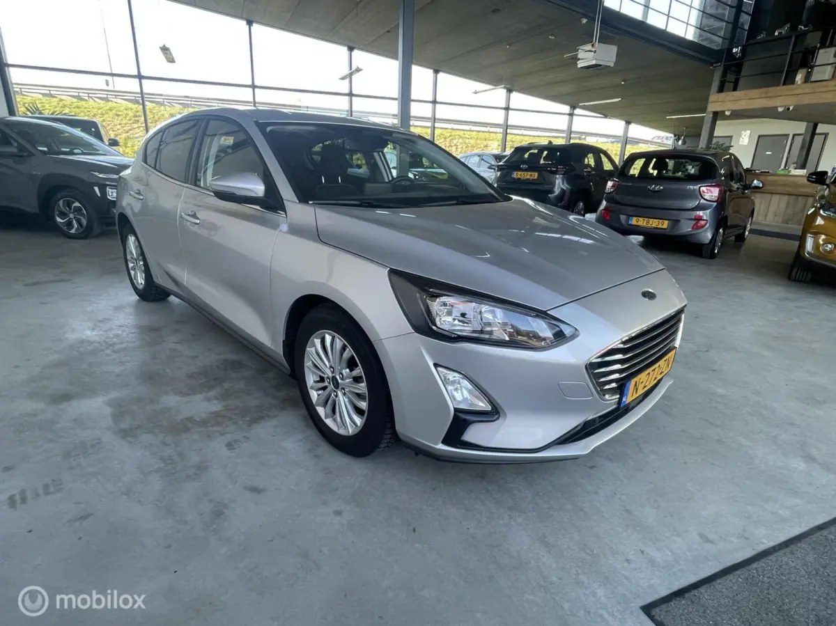 1.0 EcoBoost Hybrid Titanium