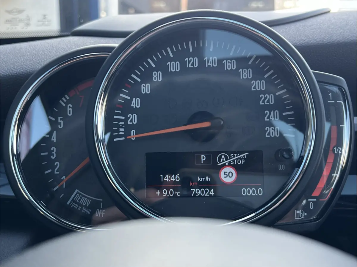 Mini 1.5 60 Years Edition VOL! | AUTOMAAT | HEAD-UP DISPLAY | LEDER | SCHUIF/KANTELDAK | CARPLAY/ANDROID | HARMAN/KARDON | NAVI | ADAPTIVE CRUISE CONTROL | PDC V+A | CLIMATE CONTROL | LMV 17