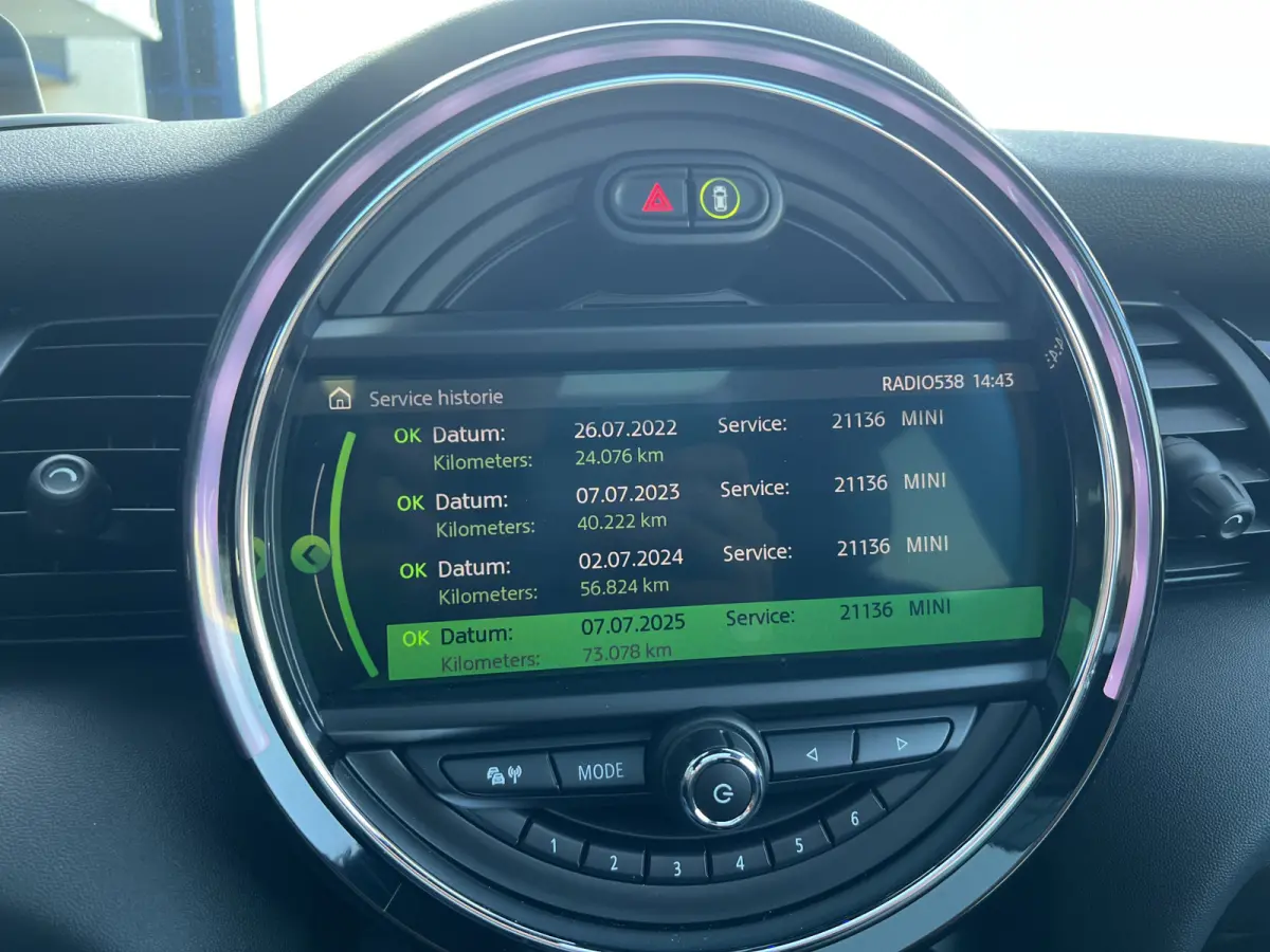 Mini 1.5 60 Years Edition VOL! | AUTOMAAT | HEAD-UP DISPLAY | LEDER | SCHUIF/KANTELDAK | CARPLAY/ANDROID | HARMAN/KARDON | NAVI | ADAPTIVE CRUISE CONTROL | PDC V+A | CLIMATE CONTROL | LMV 17