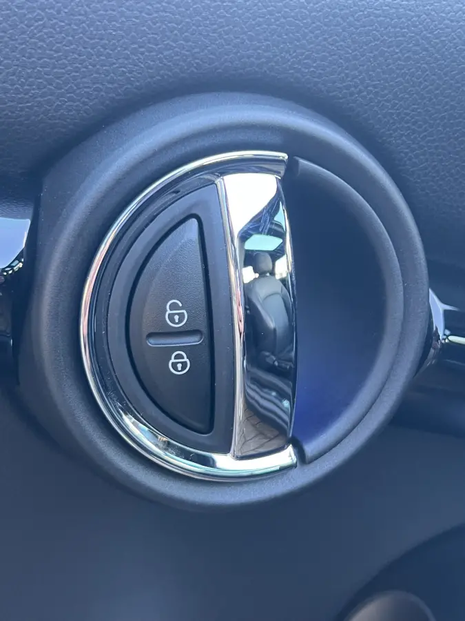 Mini 1.5 60 Years Edition VOL! | AUTOMAAT | HEAD-UP DISPLAY | LEDER | SCHUIF/KANTELDAK | CARPLAY/ANDROID | HARMAN/KARDON | NAVI | ADAPTIVE CRUISE CONTROL | PDC V+A | CLIMATE CONTROL | LMV 17