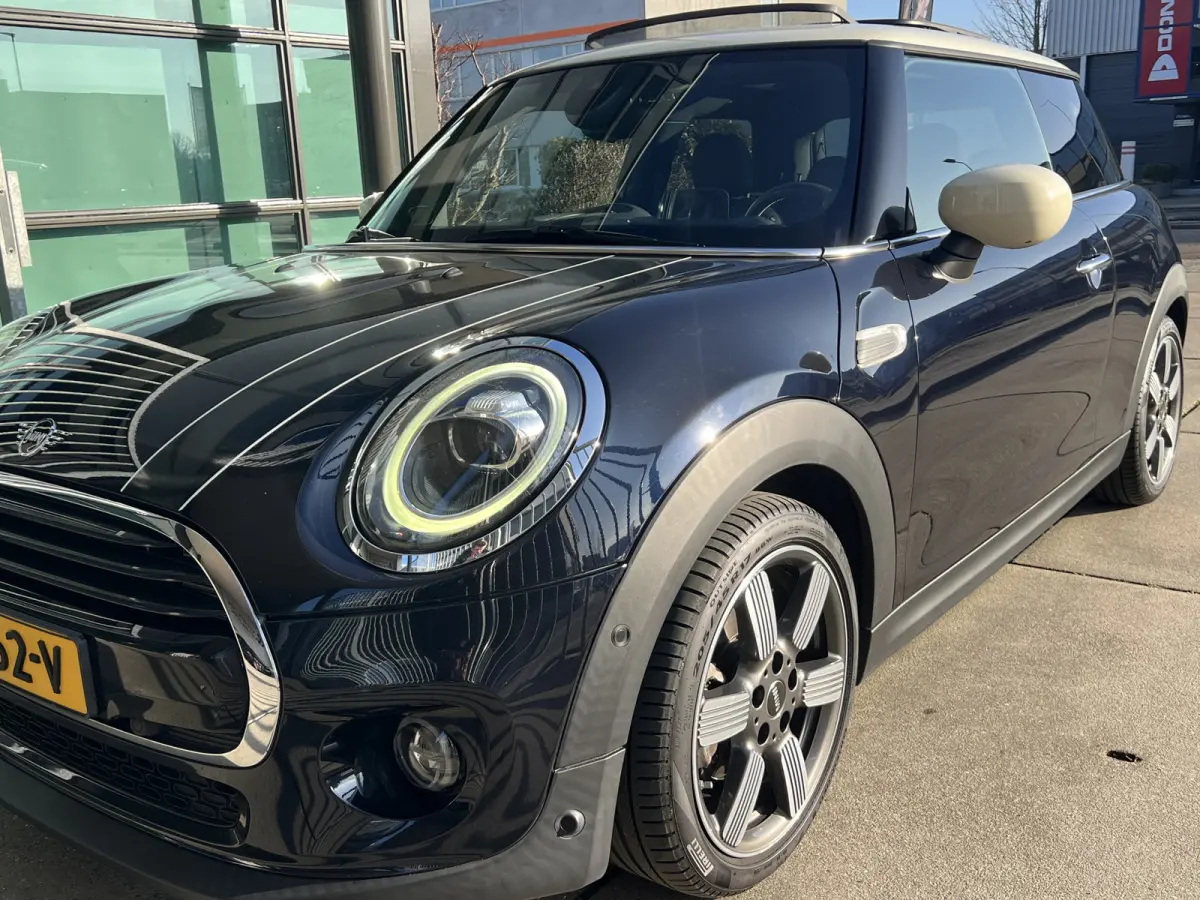 Mini 1.5 60 Years Edition VOL! | AUTOMAAT | HEAD-UP DISPLAY | LEDER | SCHUIF/KANTELDAK | CARPLAY/ANDROID | HARMAN/KARDON | NAVI | ADAPTIVE CRUISE CONTROL | PDC V+A | CLIMATE CONTROL | LMV 17