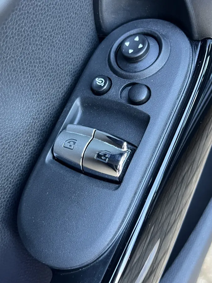 Mini 1.5 60 Years Edition VOL! | AUTOMAAT | HEAD-UP DISPLAY | LEDER | SCHUIF/KANTELDAK | CARPLAY/ANDROID | HARMAN/KARDON | NAVI | ADAPTIVE CRUISE CONTROL | PDC V+A | CLIMATE CONTROL | LMV 17