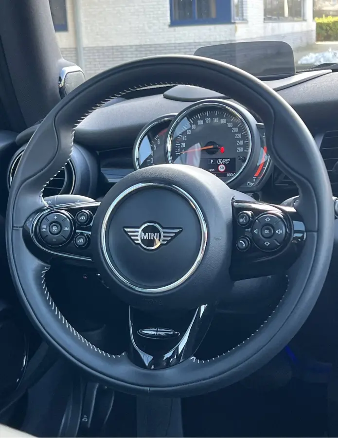 Mini 1.5 60 Years Edition VOL! | AUTOMAAT | HEAD-UP DISPLAY | LEDER | SCHUIF/KANTELDAK | CARPLAY/ANDROID | HARMAN/KARDON | NAVI | ADAPTIVE CRUISE CONTROL | PDC V+A | CLIMATE CONTROL | LMV 17