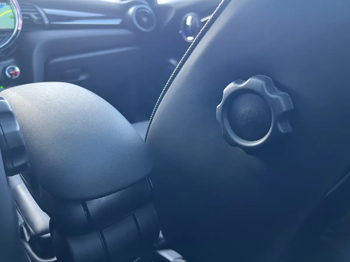 Mini 1.5 60 Years Edition VOL! | AUTOMAAT | HEAD-UP DISPLAY | LEDER | SCHUIF/KANTELDAK | CARPLAY/ANDROID | HARMAN/KARDON | NAVI | ADAPTIVE CRUISE CONTROL | PDC V+A | CLIMATE CONTROL | LMV 17