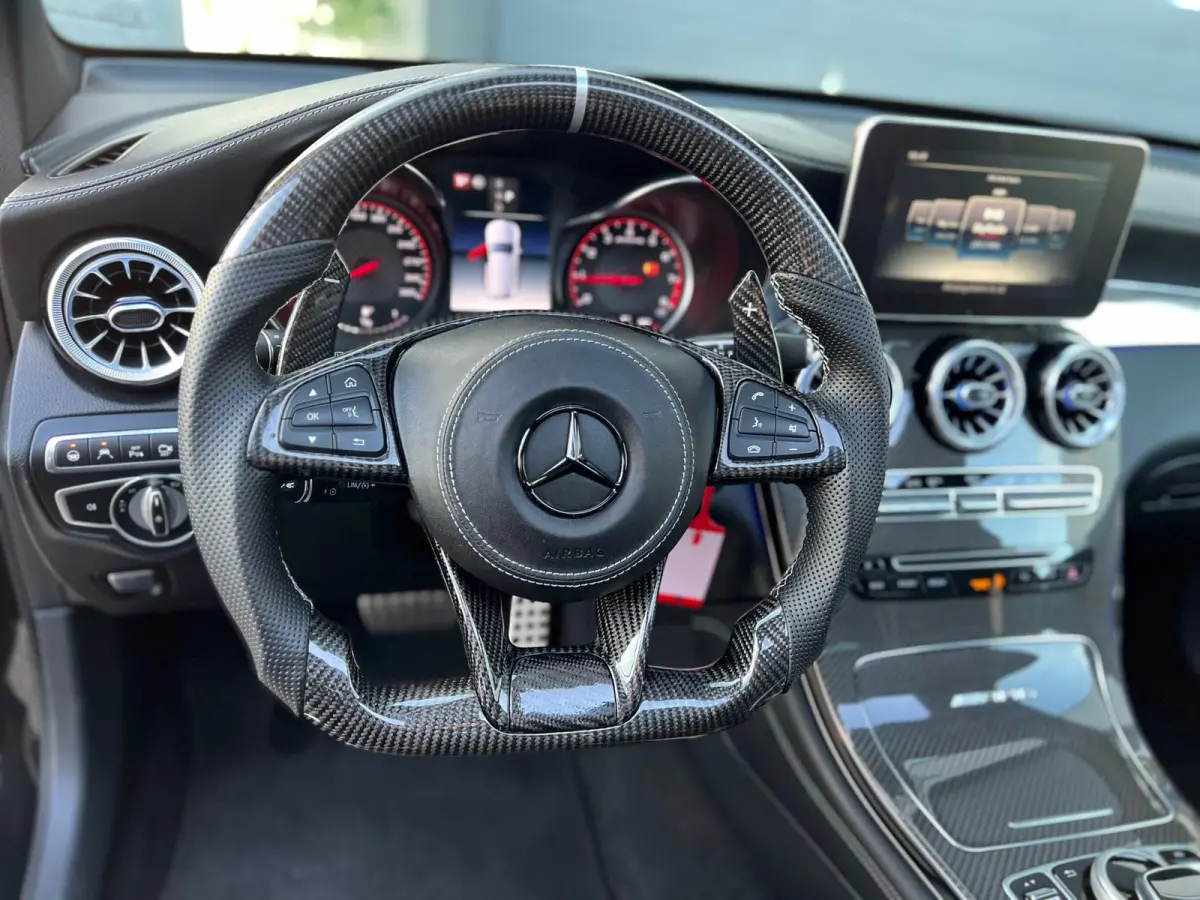 63 AMG S 4MATIC+ / KUIPSTOELEN / KERAMISCH / CARBON / BLACK ON BLACK
