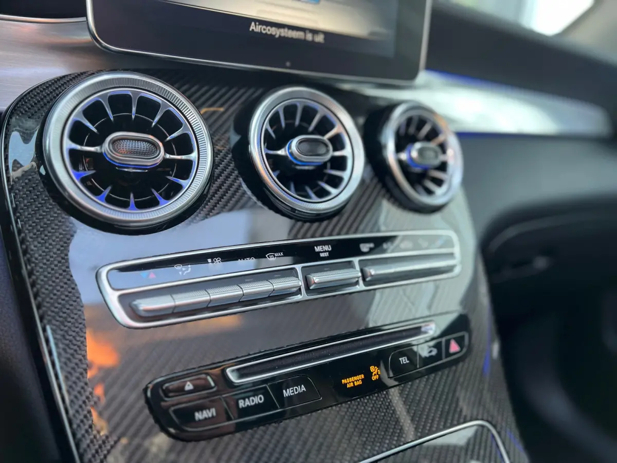63 AMG S 4MATIC+ / KUIPSTOELEN / KERAMISCH / CARBON / BLACK ON BLACK
