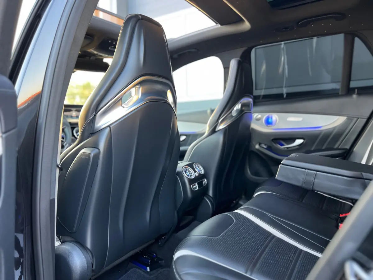 63 AMG S 4MATIC+ / KUIPSTOELEN / KERAMISCH / CARBON / BLACK ON BLACK