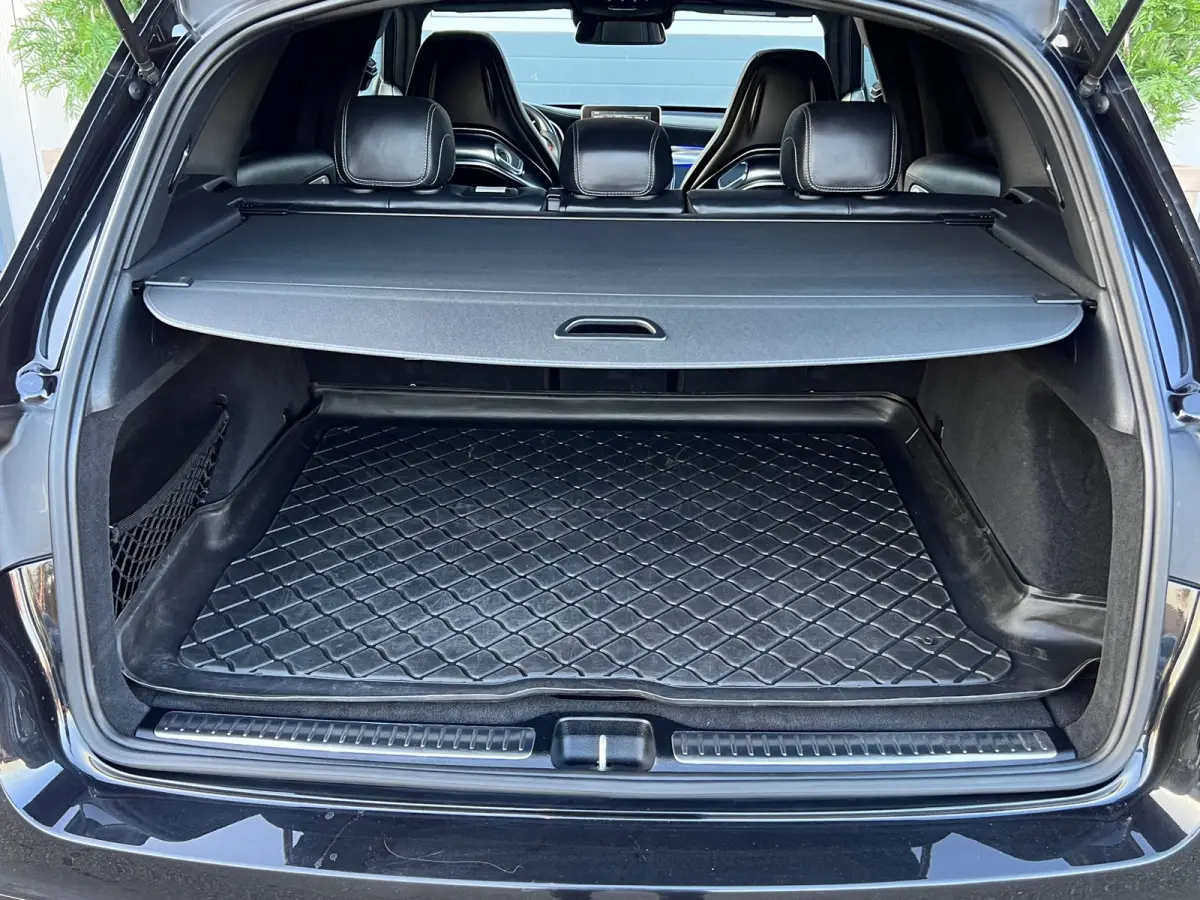 63 AMG S 4MATIC+ / KUIPSTOELEN / KERAMISCH / CARBON / BLACK ON BLACK