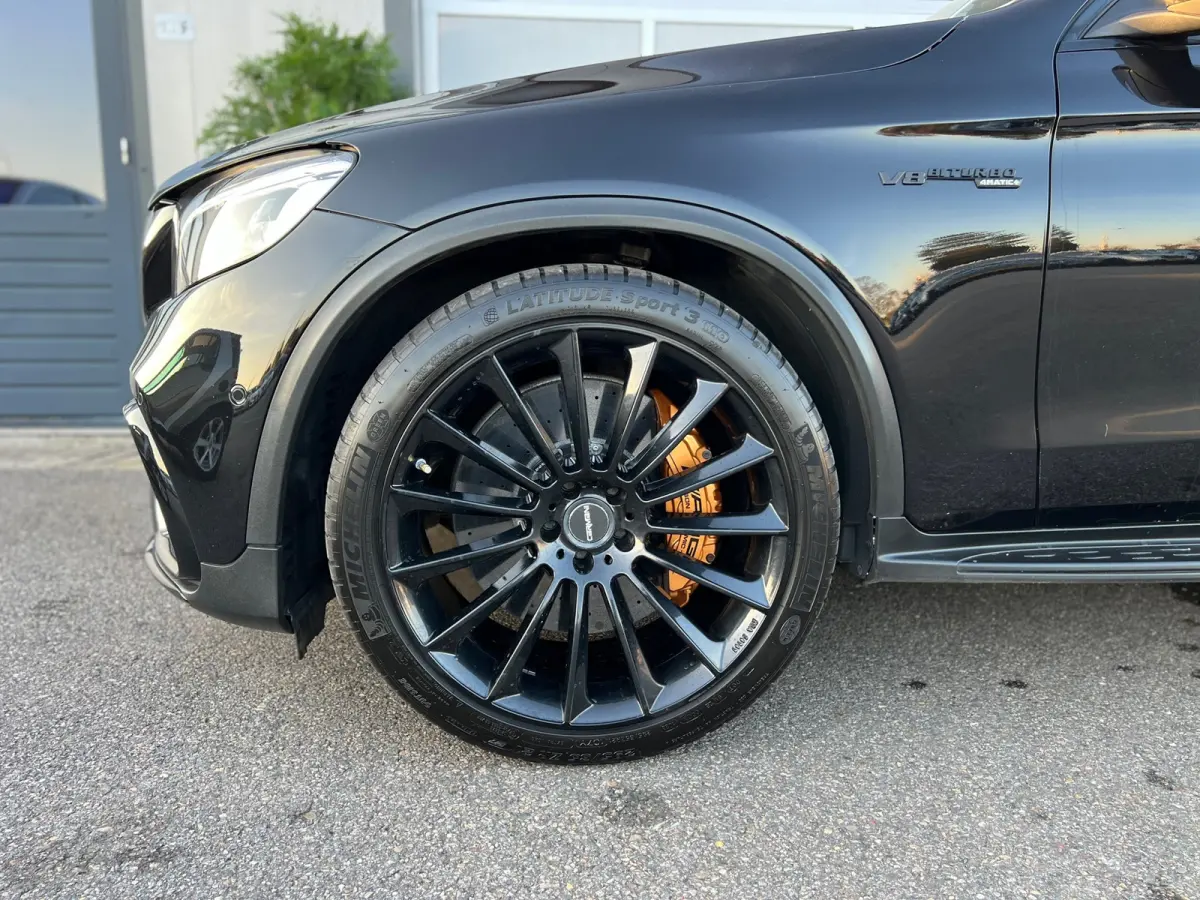 63 AMG S 4MATIC+ / KUIPSTOELEN / KERAMISCH / CARBON / BLACK ON BLACK
