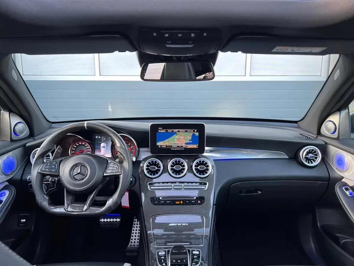 63 AMG S 4MATIC+ / KUIPSTOELEN / KERAMISCH / CARBON / BLACK ON BLACK