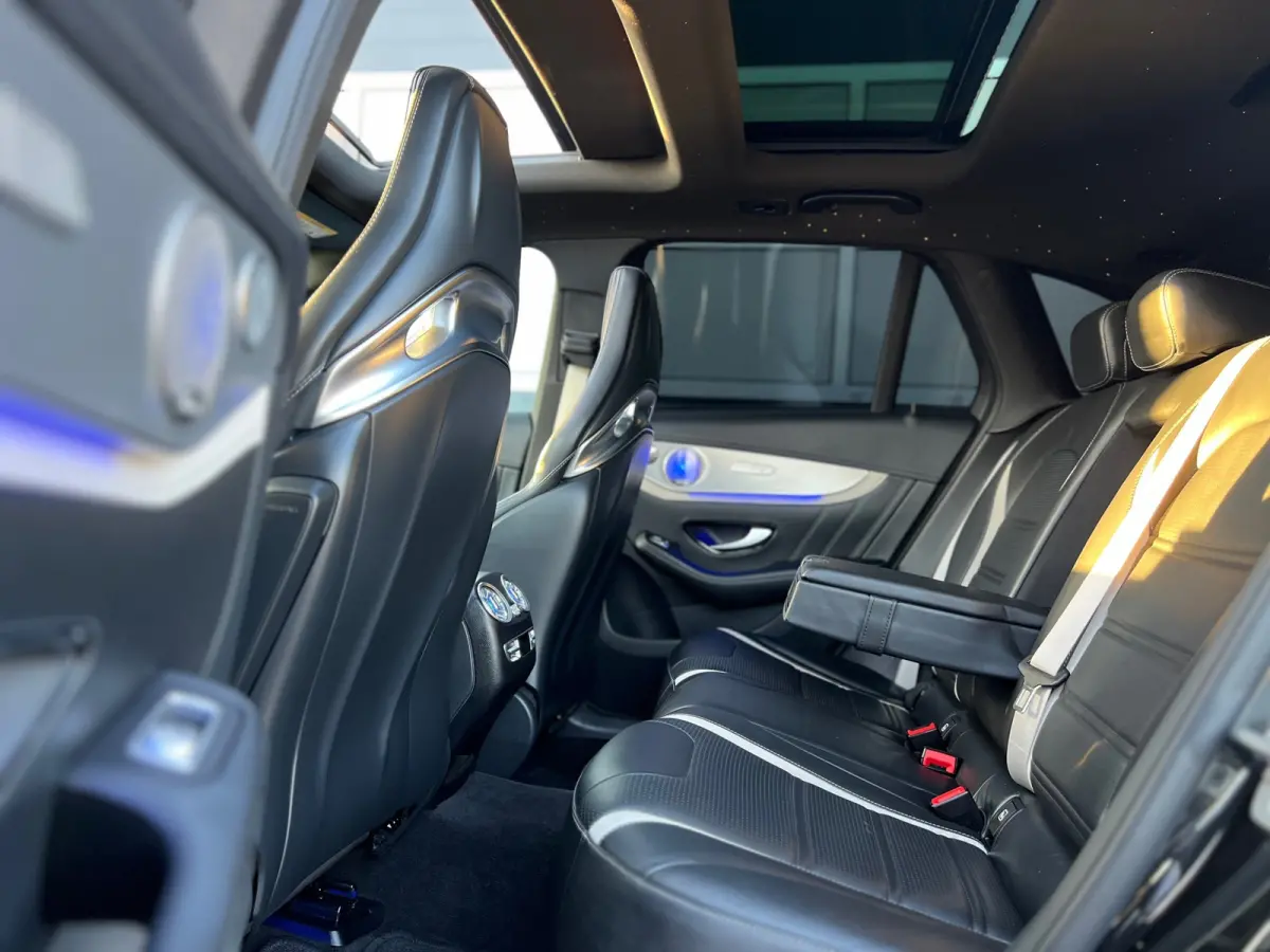 63 AMG S 4MATIC+ / KUIPSTOELEN / KERAMISCH / CARBON / BLACK ON BLACK