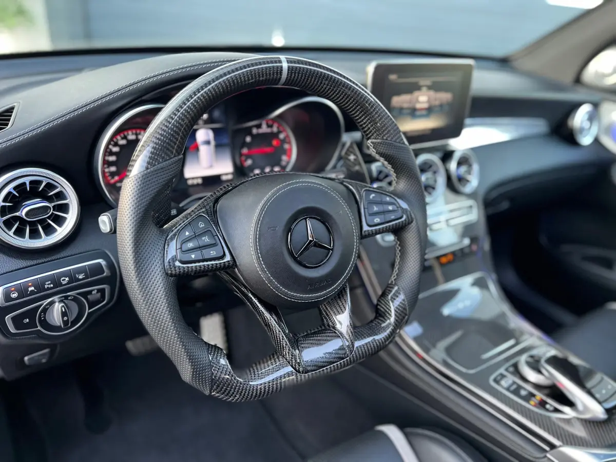 63 AMG S 4MATIC+ / KUIPSTOELEN / KERAMISCH / CARBON / BLACK ON BLACK