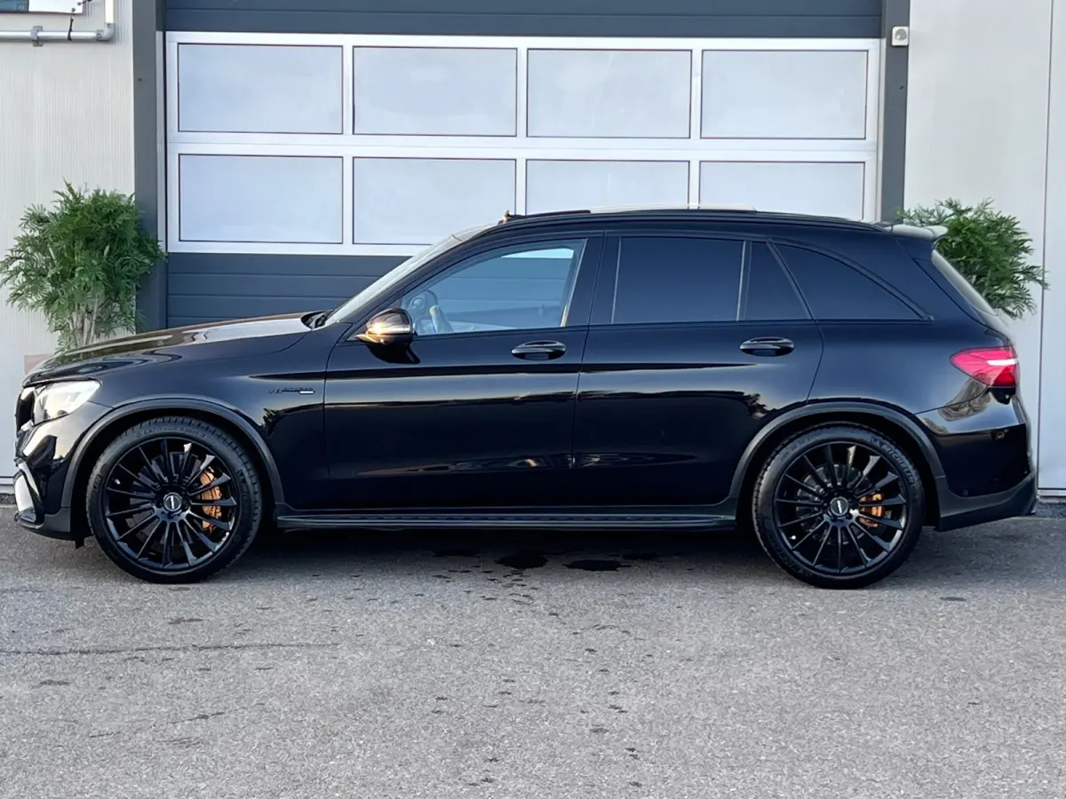 63 AMG S 4MATIC+ / KUIPSTOELEN / KERAMISCH / CARBON / BLACK ON BLACK