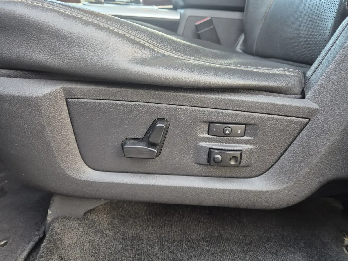 1500 5.7 V8 4x4 Crew Cab Lpg Stoel verwarming-verkoeling Leder Alpine