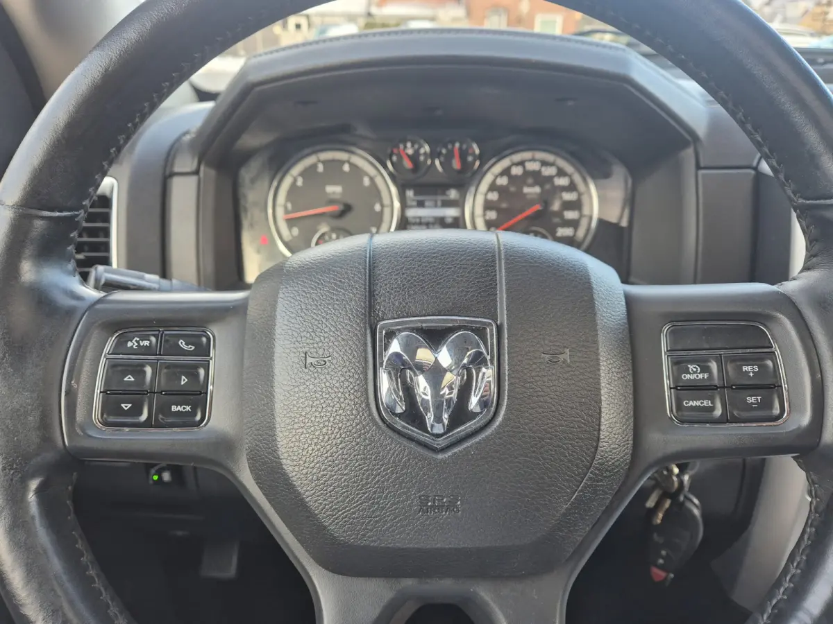 1500 5.7 V8 4x4 Crew Cab Lpg Stoel verwarming-verkoeling Leder Alpine