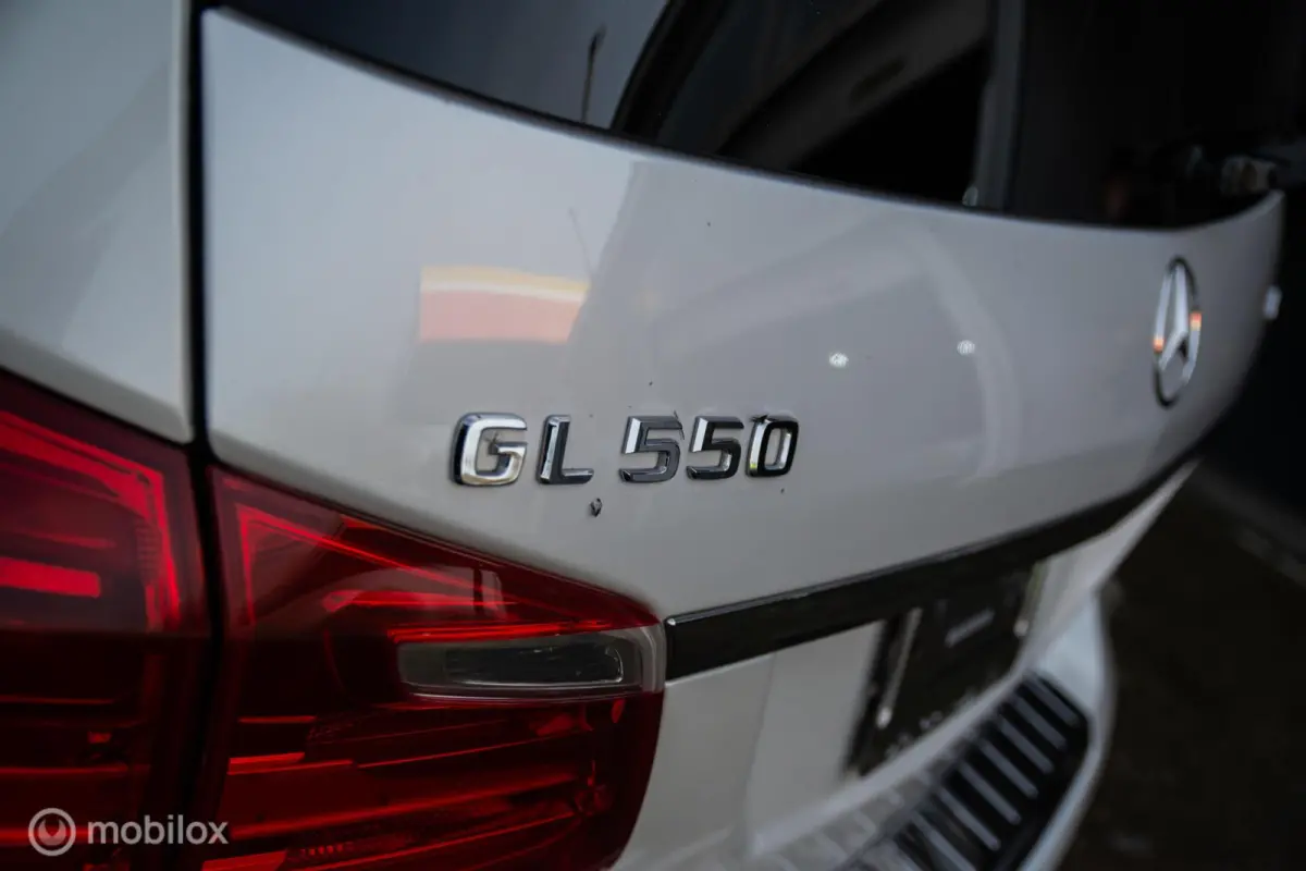550 V8