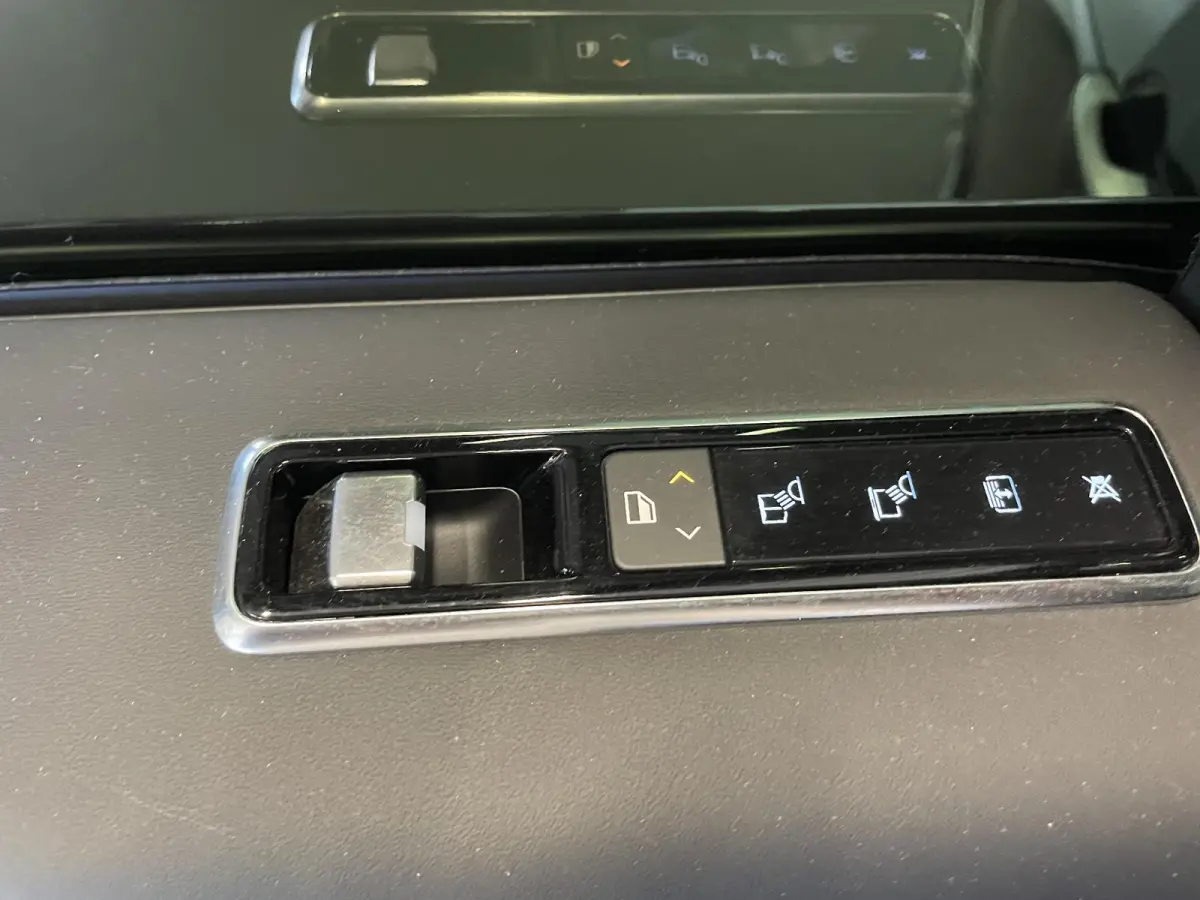 3.0 TDV6 Autobiography Trekhaak Panoramadak Navigatie Apple Carplay/Android Auto Adaptive Cruise Control Camera Parkeersensoren Head-up Display Stoelverwarming en verkoeling Stuurverwarming 