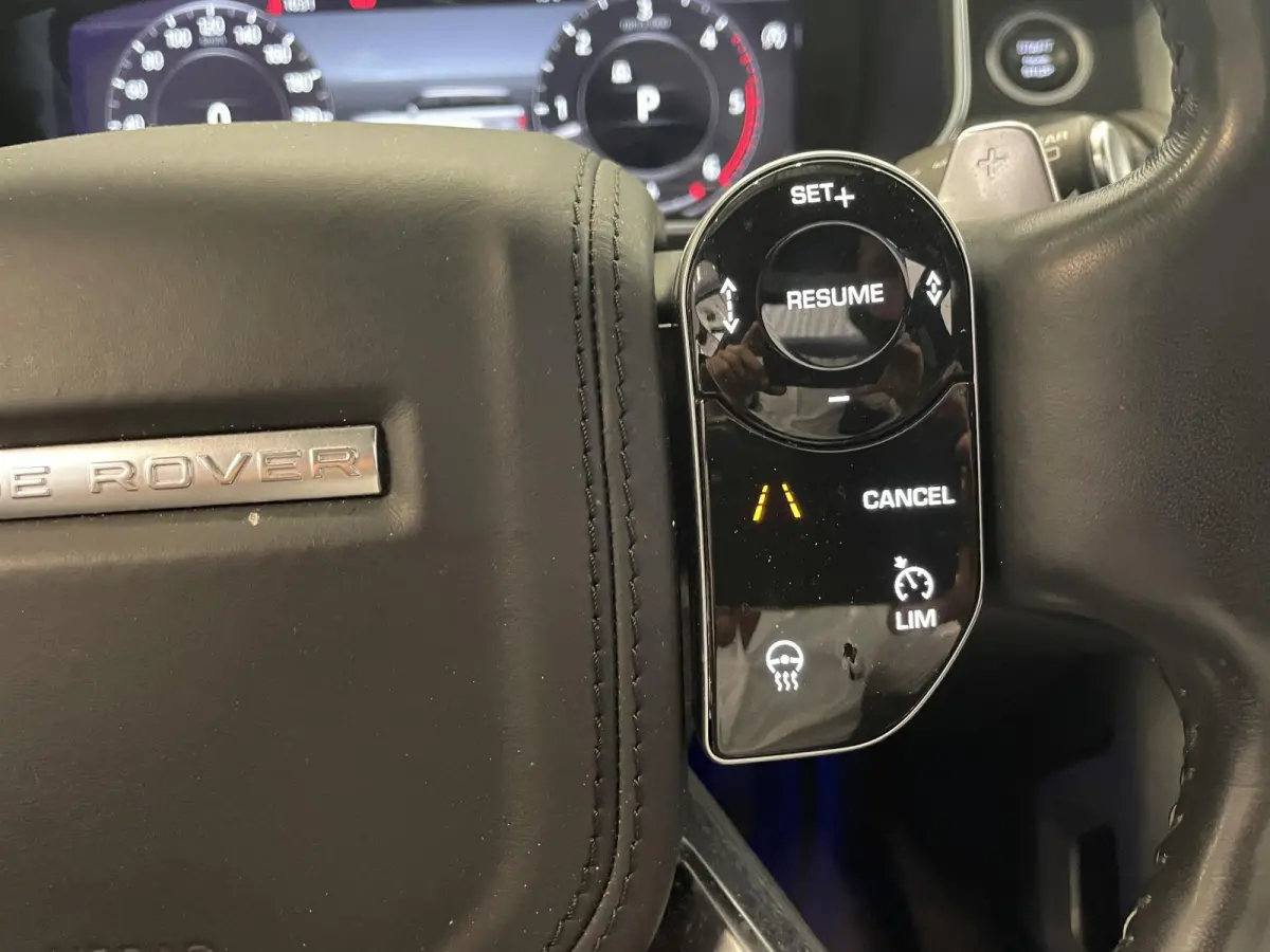 3.0 TDV6 Autobiography Trekhaak Panoramadak Navigatie Apple Carplay/Android Auto Adaptive Cruise Control Camera Parkeersensoren Head-up Display Stoelverwarming en verkoeling Stuurverwarming 