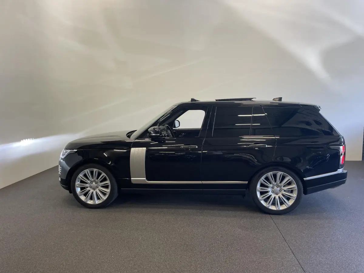 3.0 TDV6 Autobiography Trekhaak Panoramadak Navigatie Apple Carplay/Android Auto Adaptive Cruise Control Camera Parkeersensoren Head-up Display Stoelverwarming en verkoeling Stuurverwarming 