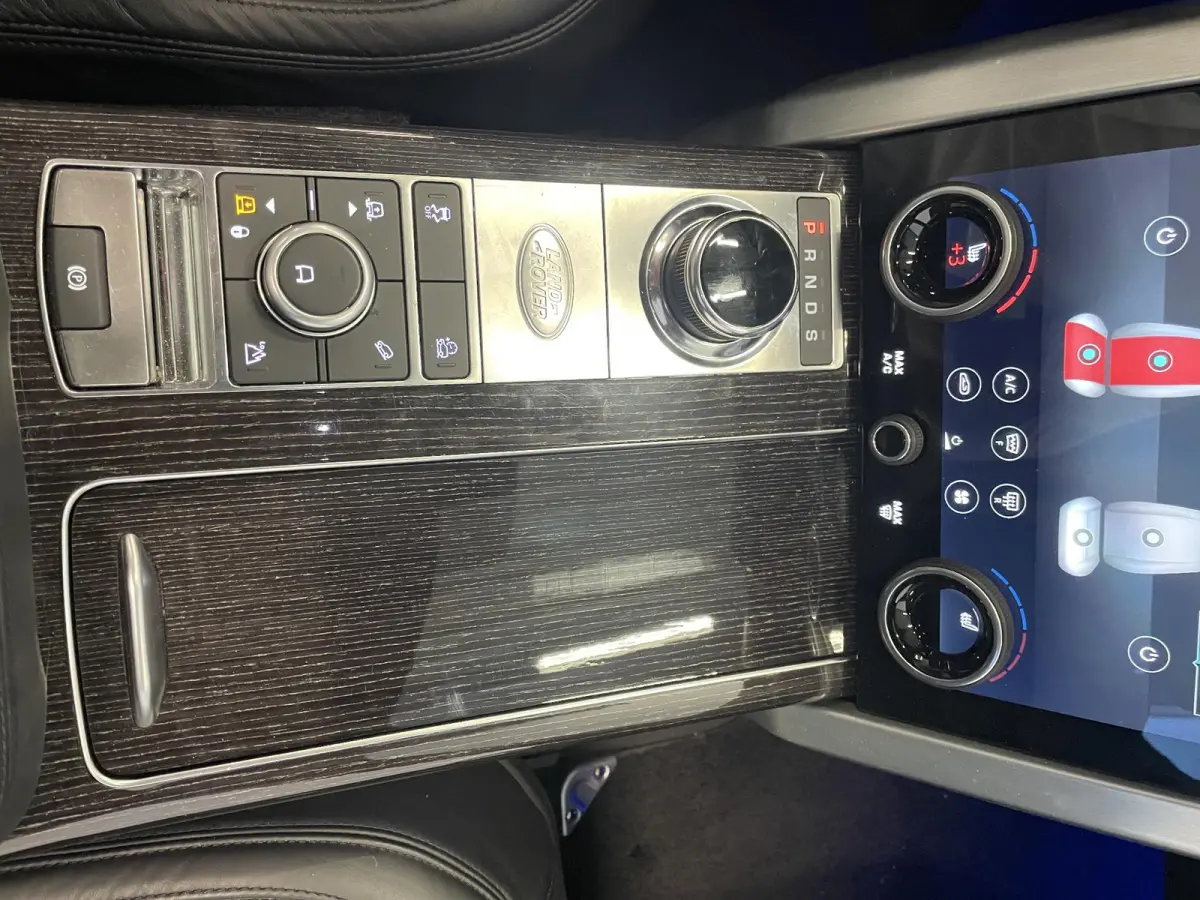 3.0 TDV6 Autobiography Trekhaak Panoramadak Navigatie Apple Carplay/Android Auto Adaptive Cruise Control Camera Parkeersensoren Head-up Display Stoelverwarming en verkoeling Stuurverwarming 